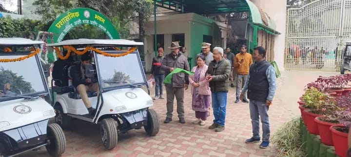 नवाब वाजिद अली शाह प्राणि उद्यान में बुजुर्गों के लिए 5 नई बैट्री वाहन