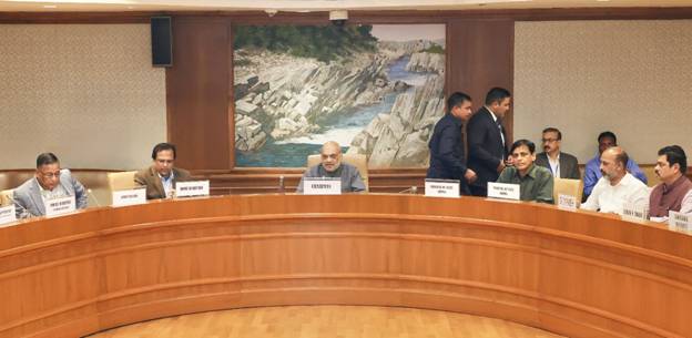 साइबर अपराध रोकने के लिए लोगों को जागरूक किया जाये- अमित शाह