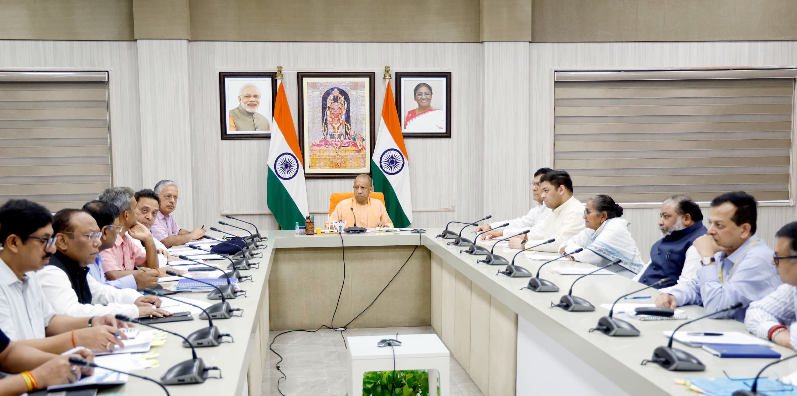 आगामी पर्व को लेकर मुख्यमंत्री ने की हाईलेवल मीटिंग, सभी जिलों में कंट्रोल रूम 24*7 काम करें: मुख्यमंत्री योगी आदित्यनाथ