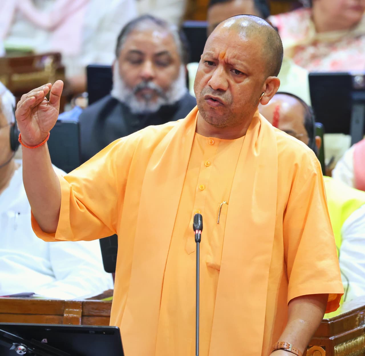 विधानसभा में मुख्यमंत्री योगी आदित्यनाथ ने गिनाई साढ़े आठ साल की उपलब्धियां