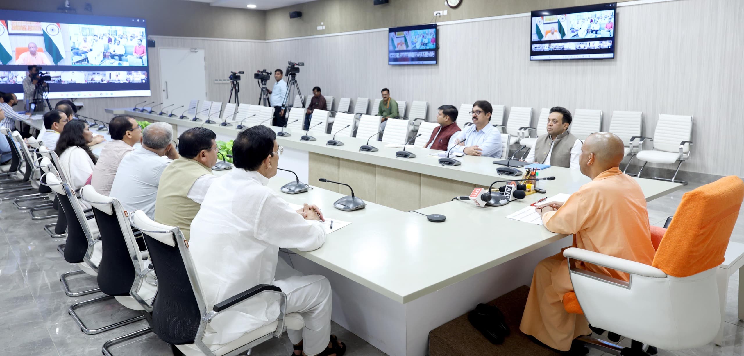 विकसित उत्तर प्रदेश के निर्माण में नगर निकायों की केंद्रीय भूमिका : मुख्यमंत्री योगी आदित्यनाथ
