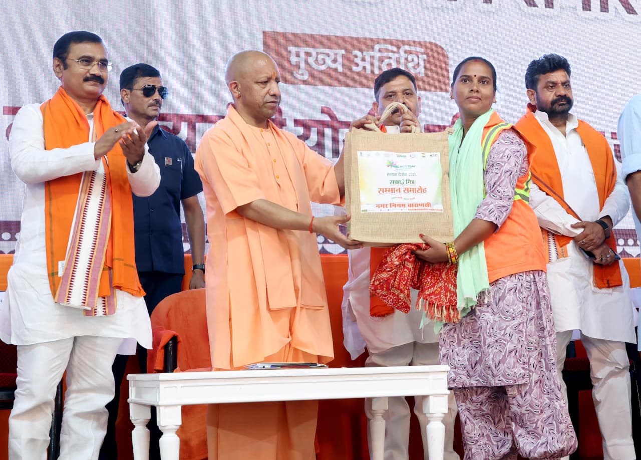 बीजेपी का काम जोड़ना, सपा-कांग्रेस का काम है तोड़नाः योगी