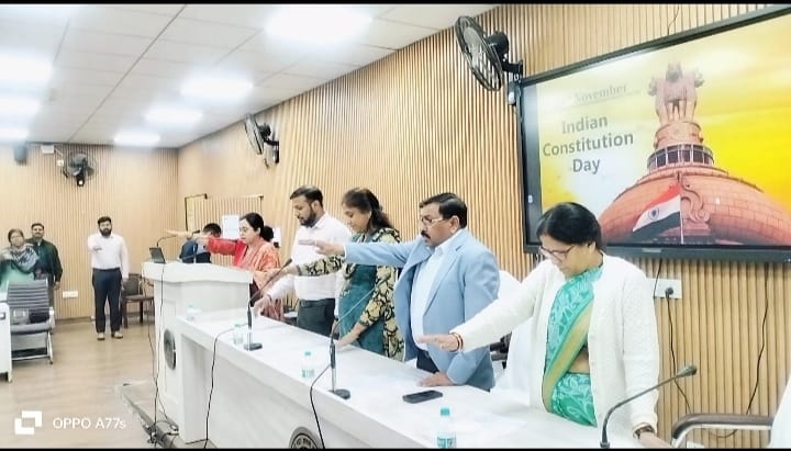 संविधान दिवस पर SCERT ने प्रशिक्षणार्थियों को दिलाई शपथ, बच्चों में संवैधानिक मूल्यों की समझ बढ़ाने पर जोर