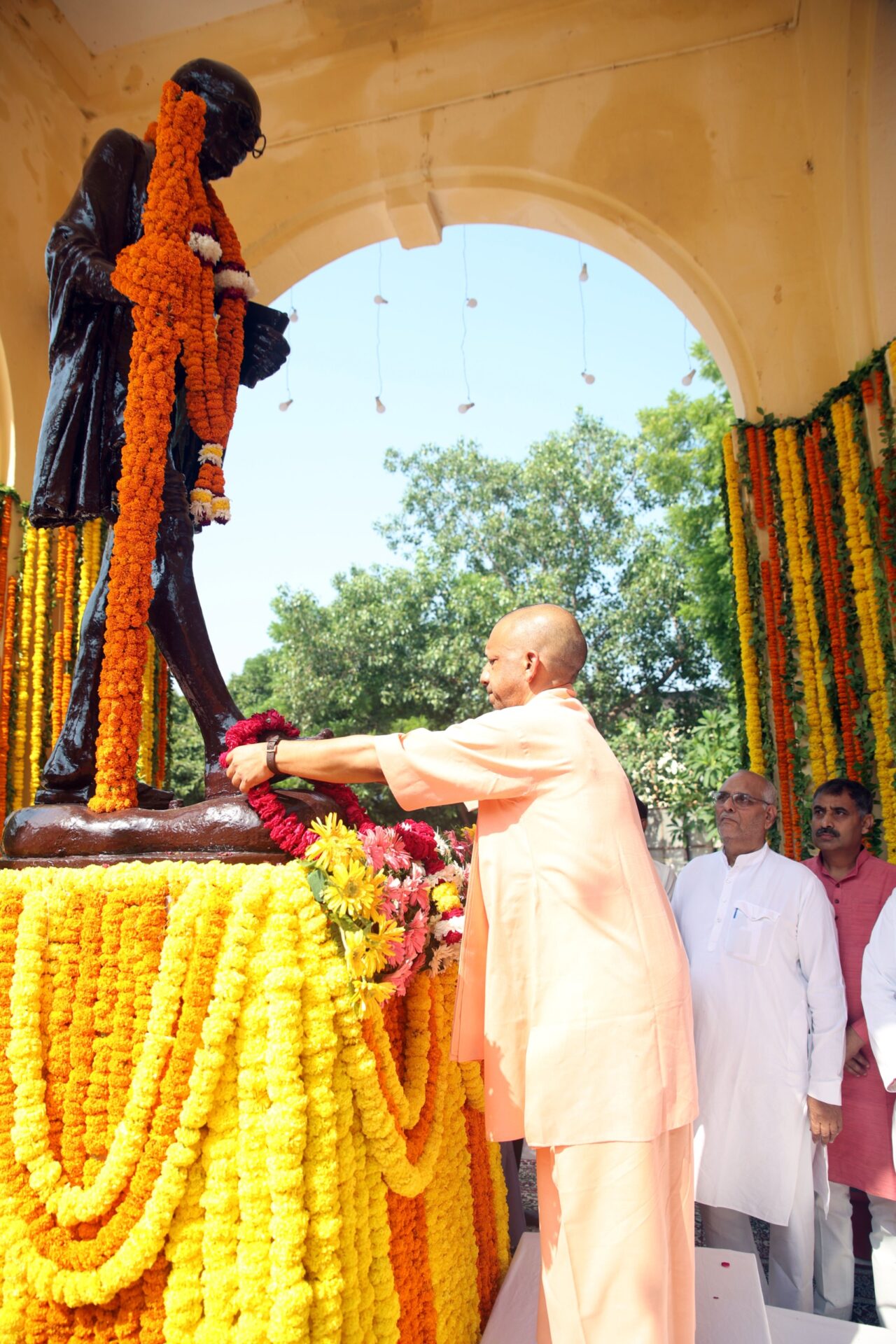 एक जनपद-एक उत्पाद’ योजना के जरिए बापू के स्वदेशी के भाव को आगे बढ़ा रहा उत्तर प्रदेश- सीएम योगी